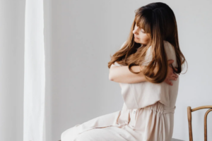 Leia mais sobre o artigo ACOLHER O SOFRIMENTO: QUANDO A DOR NÃO É MAIS INIMIGA